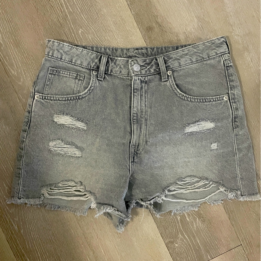 100% cotton distressed gray denim shorts EUC
